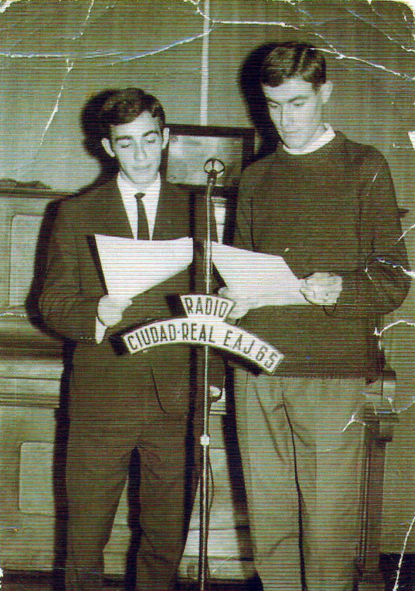 #Estupidiario: Antología del gazapo en la #radio

▶️GAZAPOS QUE DAN LA NOTA

Por último, es igualmente muy digna de ser oída la referencia al concierto que el coro parroquial iba a ofrecer con motivo de las fiestas navideñas en cierta población manchega. El cronista, convertido