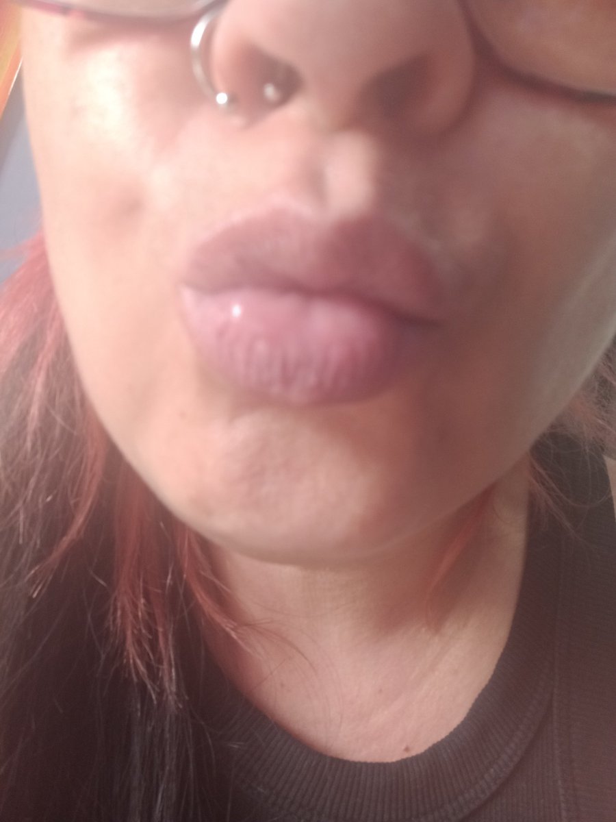 Big KISS from the birthday girl to everyone! One year older yet again. Life is great! Ya'll have a superb day!