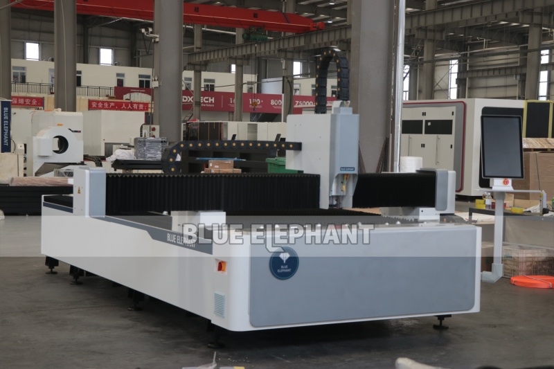 ElephantCnc's tweet image. The 1530 FL6T fiber laser cutting machine will be shipped to Rwanda🎉🥳
☎☎☎
elephant-cnc.com 
Whatsapp/mobile: +86-15064026772
#lasermachine #laserengraving #lasercutting #lasercutter #lasercrafts #fiberlaser