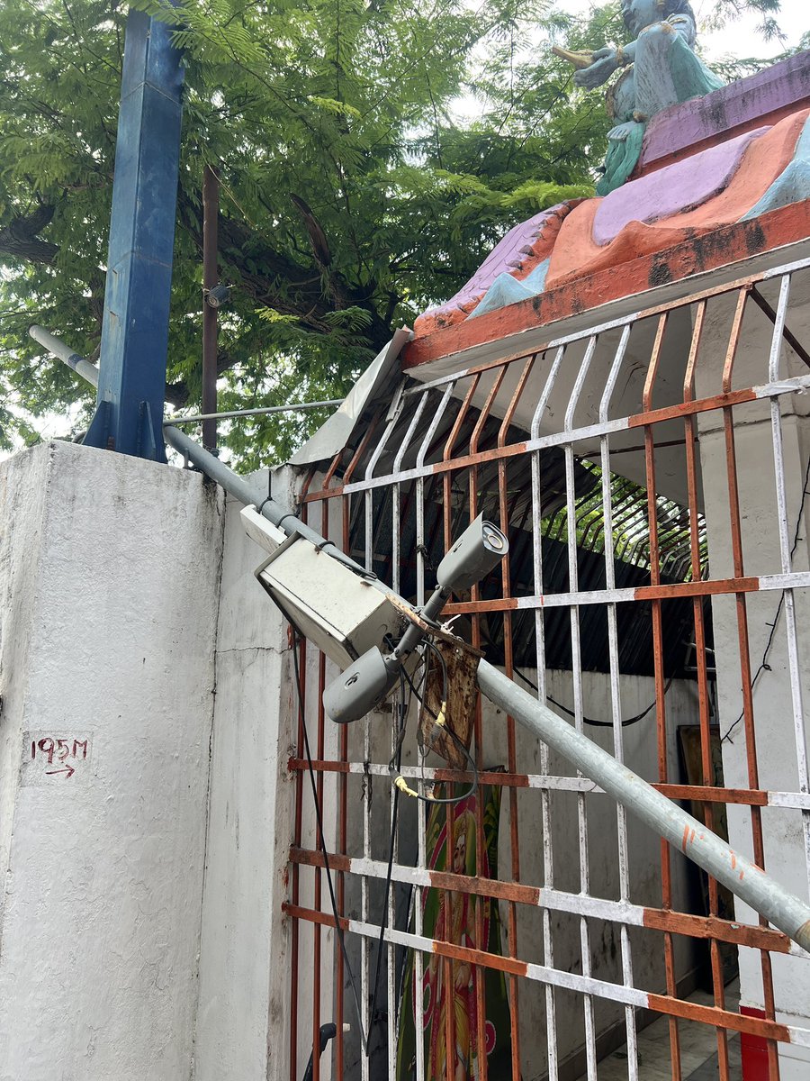 prakute's tweet photo. Dear @tnpoliceoffl @mkstalin this is the CCTV Cameras which is kept near Purasaiwalkam Ewarts School 

Kindly take necessary actions on the same since it’s situated at school zone

#cctvcameras #roadside #Schoolzone #tnpolice https://t.co/0MZjeqCO0q