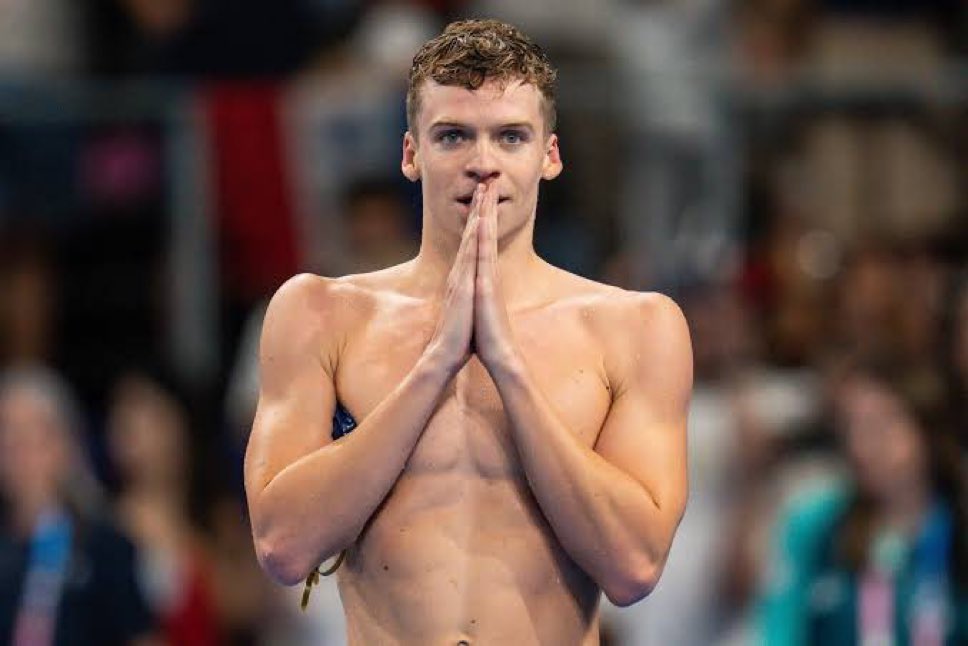 L’info sportive de la nuit. Léon Marchand signe le meilleur temps au 200ms 4 nages, au championnat du monde à Singapour. Notre fierté française qualifiée pour les demi-finales