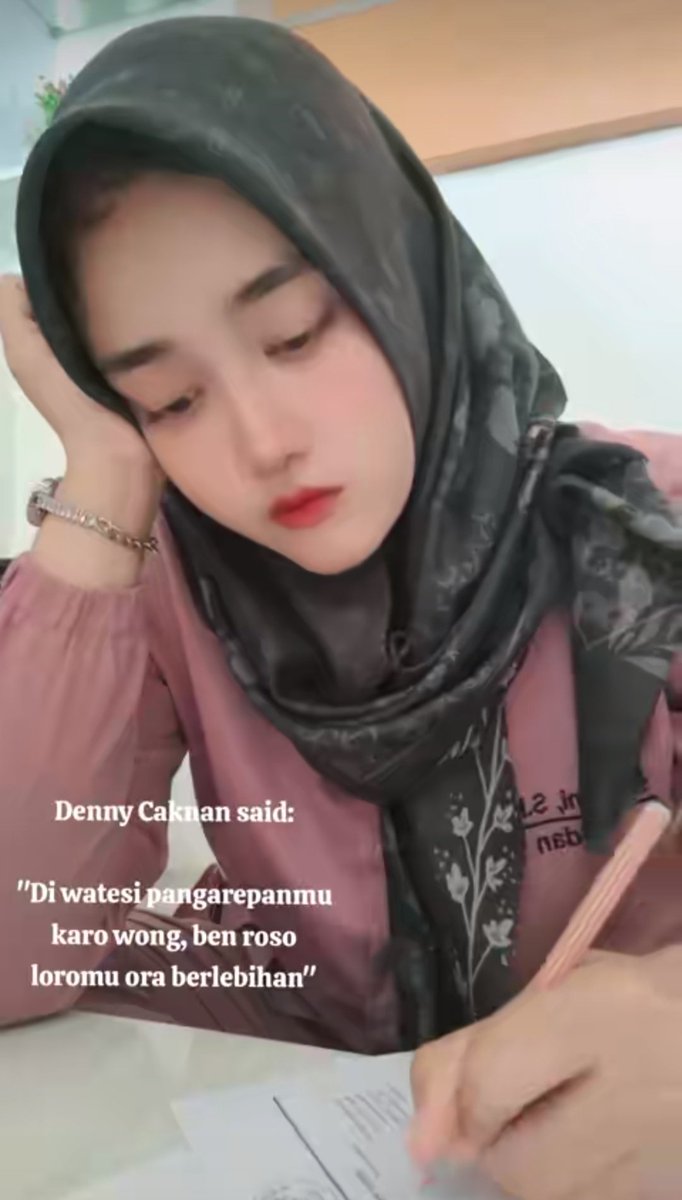 hyipi14's tweet photo. Bayangin aku dpejuhin kalian sambil nen gmn ya #pejuhin #kontol #jilbab #bidan https://t.co/mZYEl4ybby