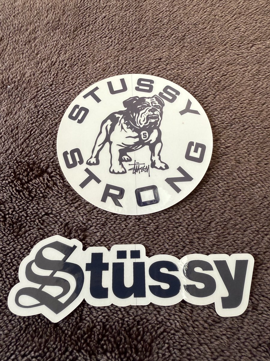 stussyサイコロTee🎲来た✨☺️✨
リラックスフィットでゆったり目で着れるTee✌️
ステッカーも気に入った😊❤️
#stussy
