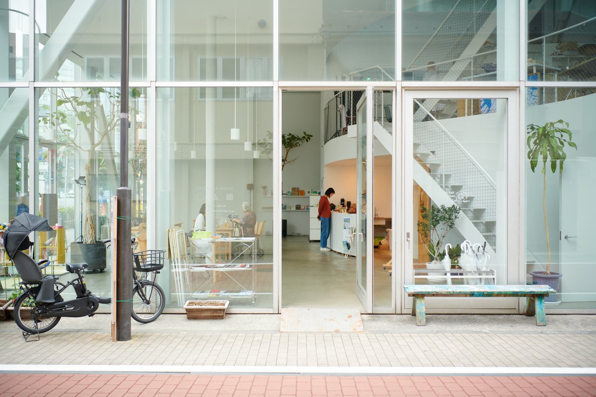 ＼🌳SURIMACCA＋のお店紹介🏃‍♂️／

東京都港区にある『NOT GUTTER』さん。
SHIBAURA HOUSEの一角にあって、自然光あふれる開放的な空間で作業が楽しめます。
平日は1Fのカフェも利用できますよ〇

NOT GUTTER
〒108-0023
東京都港区芝浦3-15-4 SHIBAURA HOUSE
WEB：x.gd/WEKRS