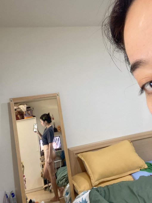 今天早上醒来时，发现自己水汪汪的