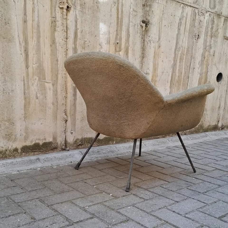 Znamo da ovoj #midceturymodern lounge fotelji najbolje pristaje boucle štof i da je njen #alvinlustigstyle pored izvrsnog dizajna garantuje i izuzetnu udobnost i izdržljivost 🌱♻️
Koja nijansa bi bila vaš izbor?