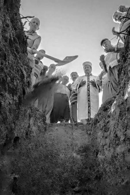 Sorun şu ki hala zamanın varmış gibi yaşıyorsun, oysa ölüm her an gelebilir!