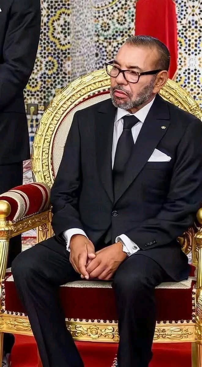 #مملكة_أبورغال  

صفات المنافق ثلاث كما ورد في الحديث الشريف هي: إذا حدَّث كذب، وإذا وعد أخلف، وإذا اؤتمن خان. سبحان الله كلها تنطبق عليك.

الشعب الجزائري شعب شقيق ومستعدون لحوار صادق
أنا واحدة من الشعب الجزائري لا أريد الحوار الصادق او الغير الصادق روح اخطينا يرحم باباك …