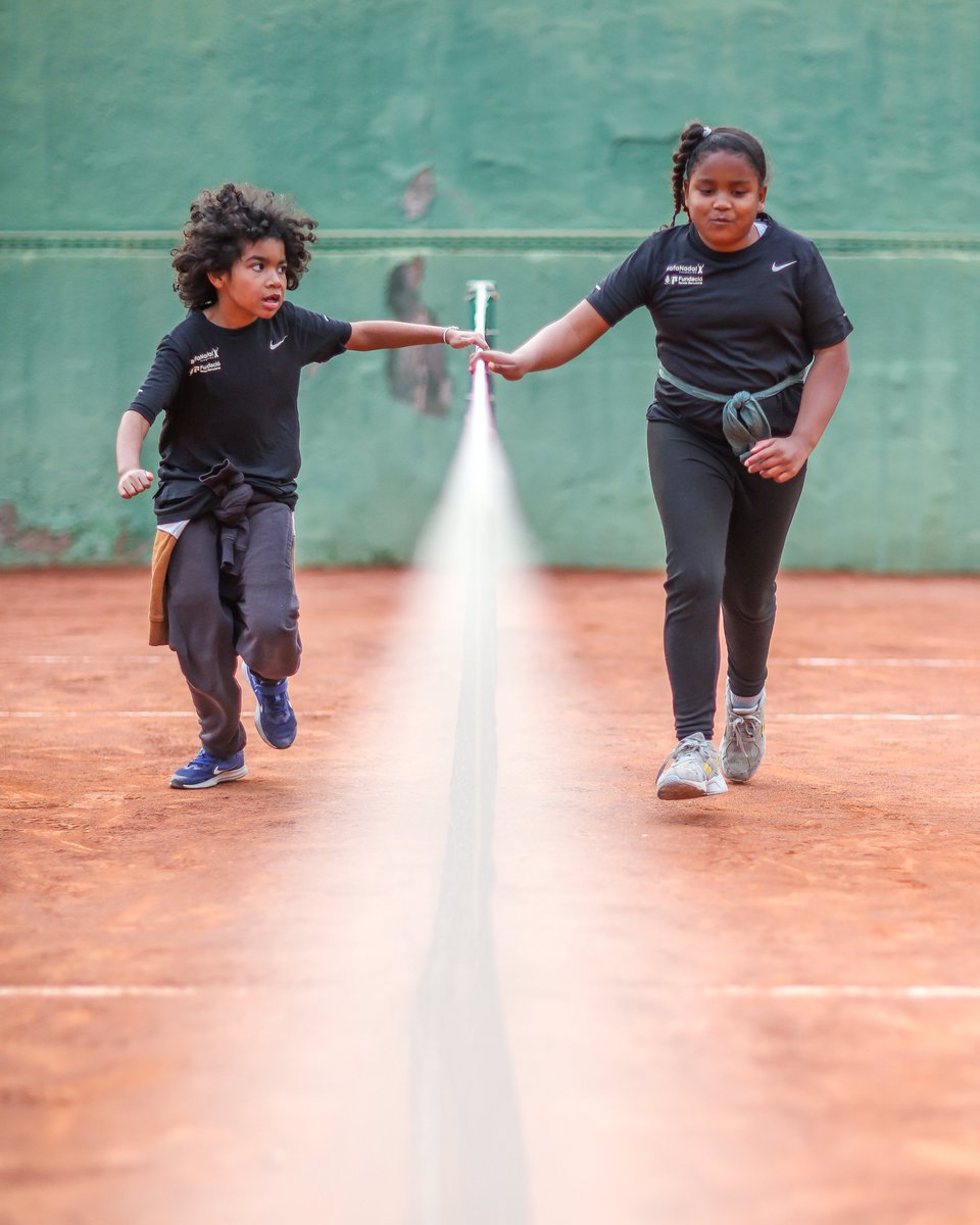 frnadal's tweet photo. #DiaInternacionalDeLaAmistad
La amistad es mucho más que compartir juegos o risas: es sentirse #acompañado y #valorado, crecer con el otro.
Entre niños, niñas y adolescentes, cultivar relaciones #sanas y #respetuosas es clave para su #desarrollo #emocional y #social. https://t.co/0NkuaD06mw