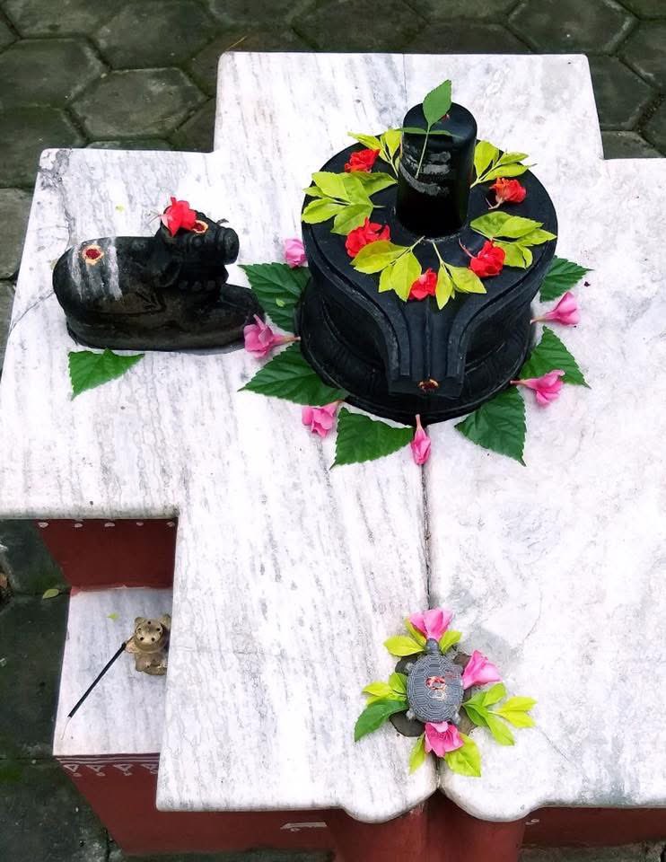 *शिवोहम् ...शिवोहम ...शिव स्वरूपम्*

*नित्योहम ...शुद्धोहुम ....बुद्धोहुम ...मुक्तोहुम*

*शिवोहम् ...शिवोहम् शिवा स्वरूपम्* 
🙏नमः शिवाय🙏….🐍🙏🚩☘️🌱🪴ली