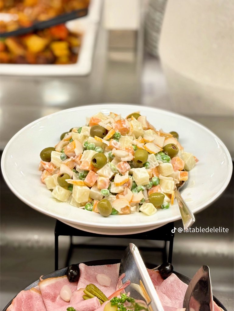 latabledelelite's tweet photo. Bonjour à toutes et à tous,
N’oubliez pas notre buffet signature, un rendez-vous incontournable à La Table de l’Élite.
Saveurs raffinées, ambiance élégante… L’excellence vous attend. 🍽✨
#LaTableDeLElite #BuffetGastronomique #Douala https://t.co/Iym207cD47
