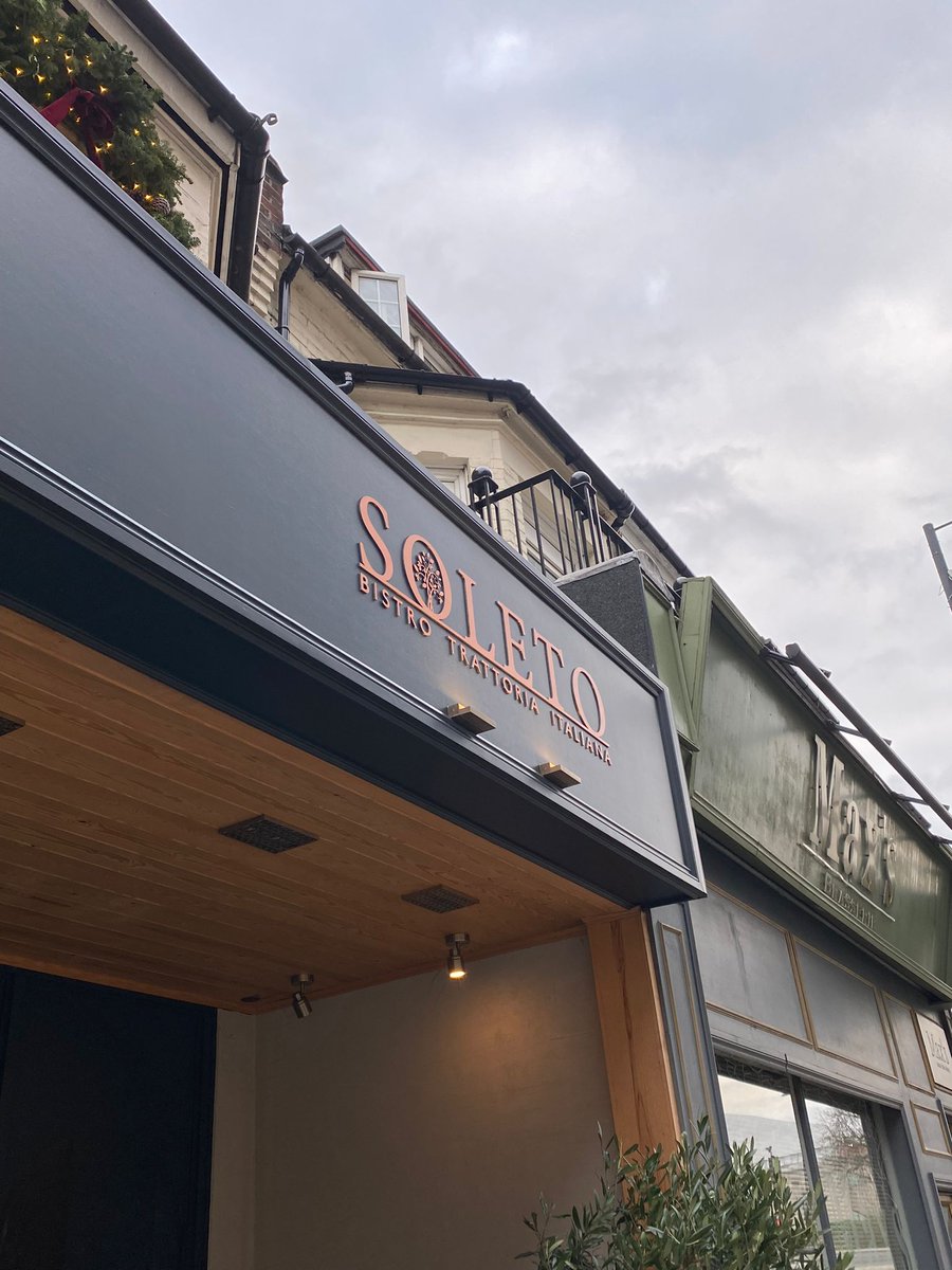 MintSigns's tweet image. Elevate your storefront with stunning Fascia Signage, whatever your business or industry! Make a lasting first impression with vibrant and bespoke designs unique to your brand and business. 

#FasciaSignage #ShopFront #BusinessBranding #RetailDesign #Hampshire