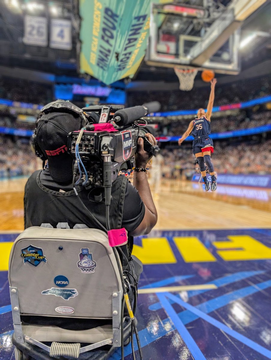 To all professionals (and retirees) in the journalism, film, television, theatre, entertainment, and arts world, join the challenge to post a photo of yourself in your job. Just a picture, no description. The goal is to flood social media with our profession. Copy n paste text.