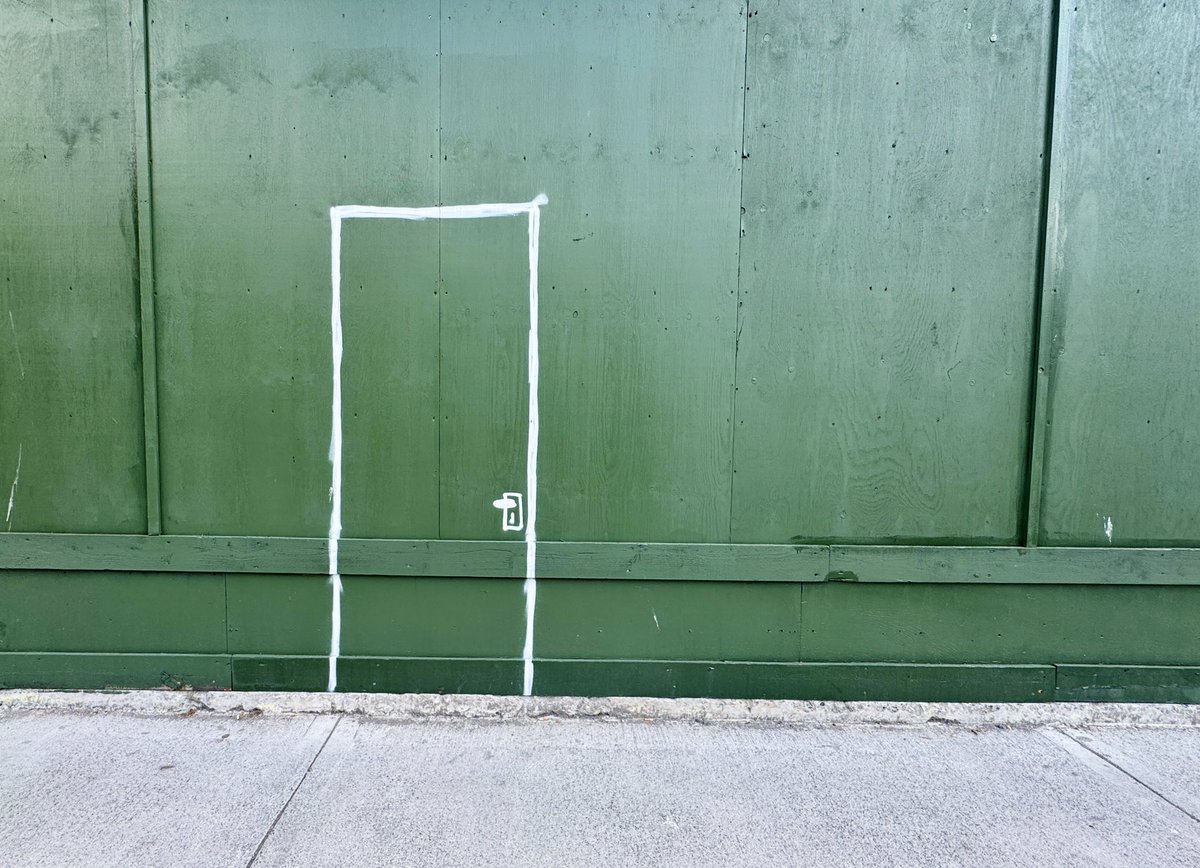 The green door. Brought a smile to the evening commute. #Dublin