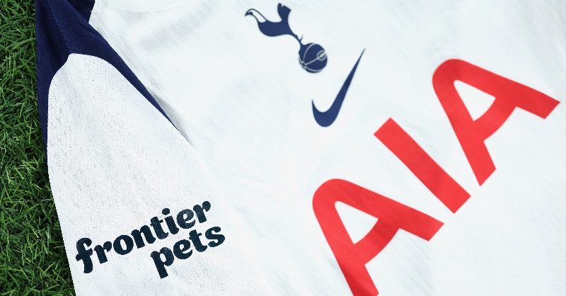 SpursOfficial's tweet photo. We are delighted to announce a partnership with premium pet food brand Frontier Pets to become our Official Pre-Season Tour Sleeve Partner, Official Pet Food Partner and Official Partner of our groundbreaking Supporters’ Club for dog-owners, Tottenham Hotspaw.