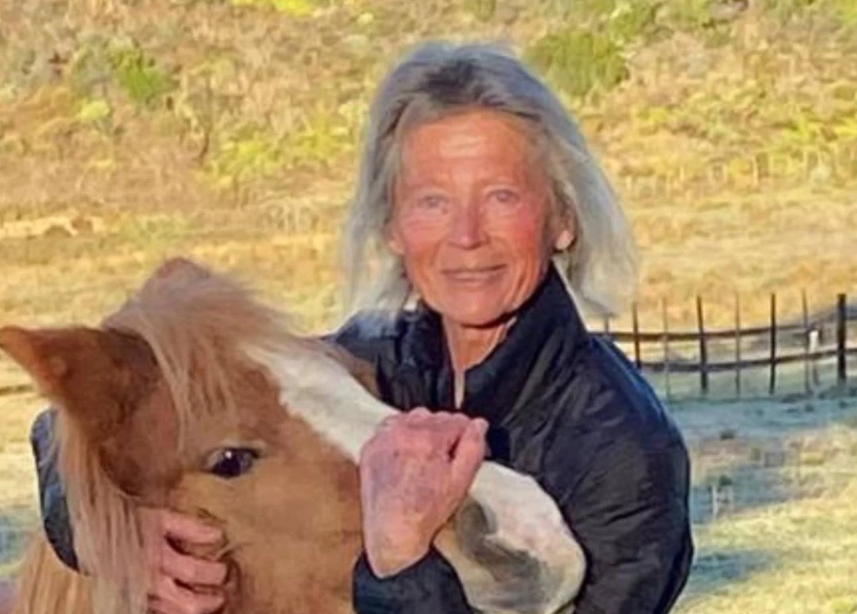 🚨FARM MURDER ALERT:
14 July 2025

(This one slipped under my radar)

79-year-old Valery Ezner was murdered on a farm approximately 2 km from Van Wyksdorp in the Western Cape.

Her body was found on her porch and a 17-year-boy was arrested shortly after. For weeks before the