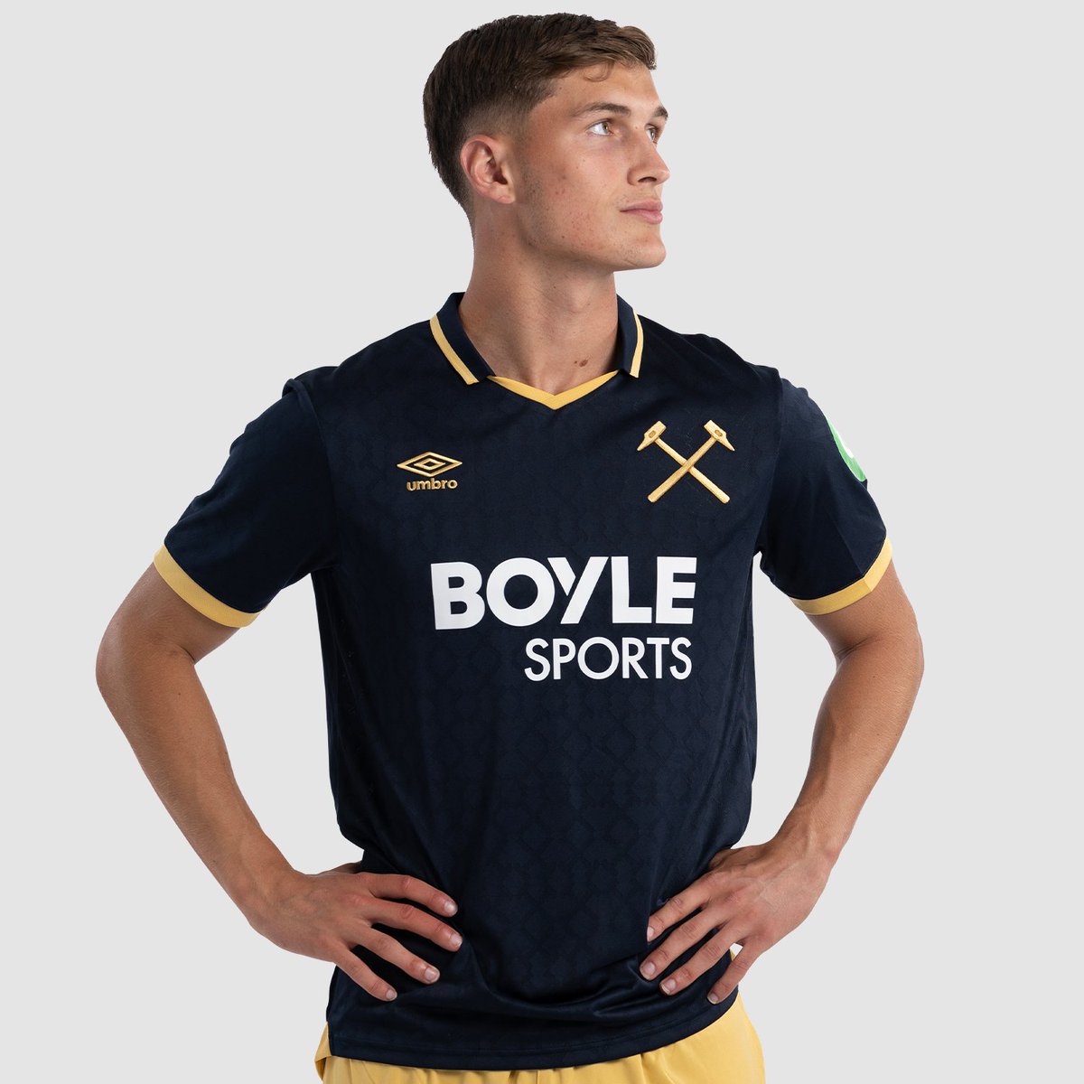 COYIronscom's tweet photo. Thoughts on the new third kit? ⚒️ https://t.co/OHMOJO73tN