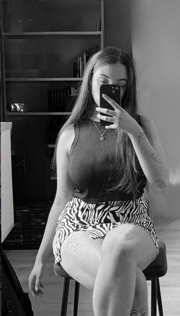 NellieFeets's tweet photo. Je veux 61€ pour arrondir mon revolut. Dépêche toi.

#Findom #Femdom #Moneyslave #Moneymiss #Paypig https://t.co/XL24qCkIr6