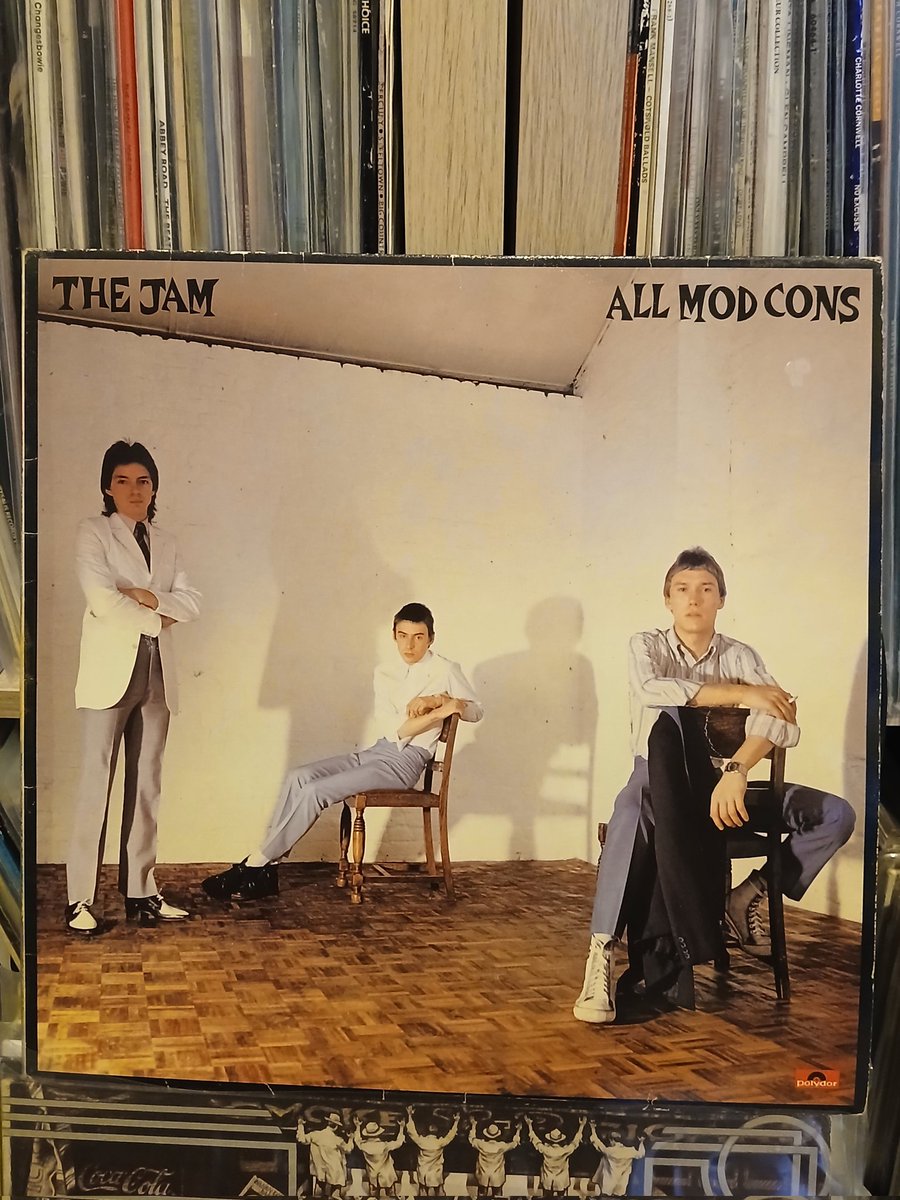 clairy_clairy8's tweet image. &quot;To be someone must be a wonderful thing, a famous footballer, a rock singer, or a big film star. Yes, i think i would like that...&quot; 💛 #ToBeSomeone (Didn&apos;t We Have A Nice Time) #AllModCons (1978) #TheJam 💛 #Punk #Mod #NewWave #PaulWeller Happy #WellerWednesday all!x 💛