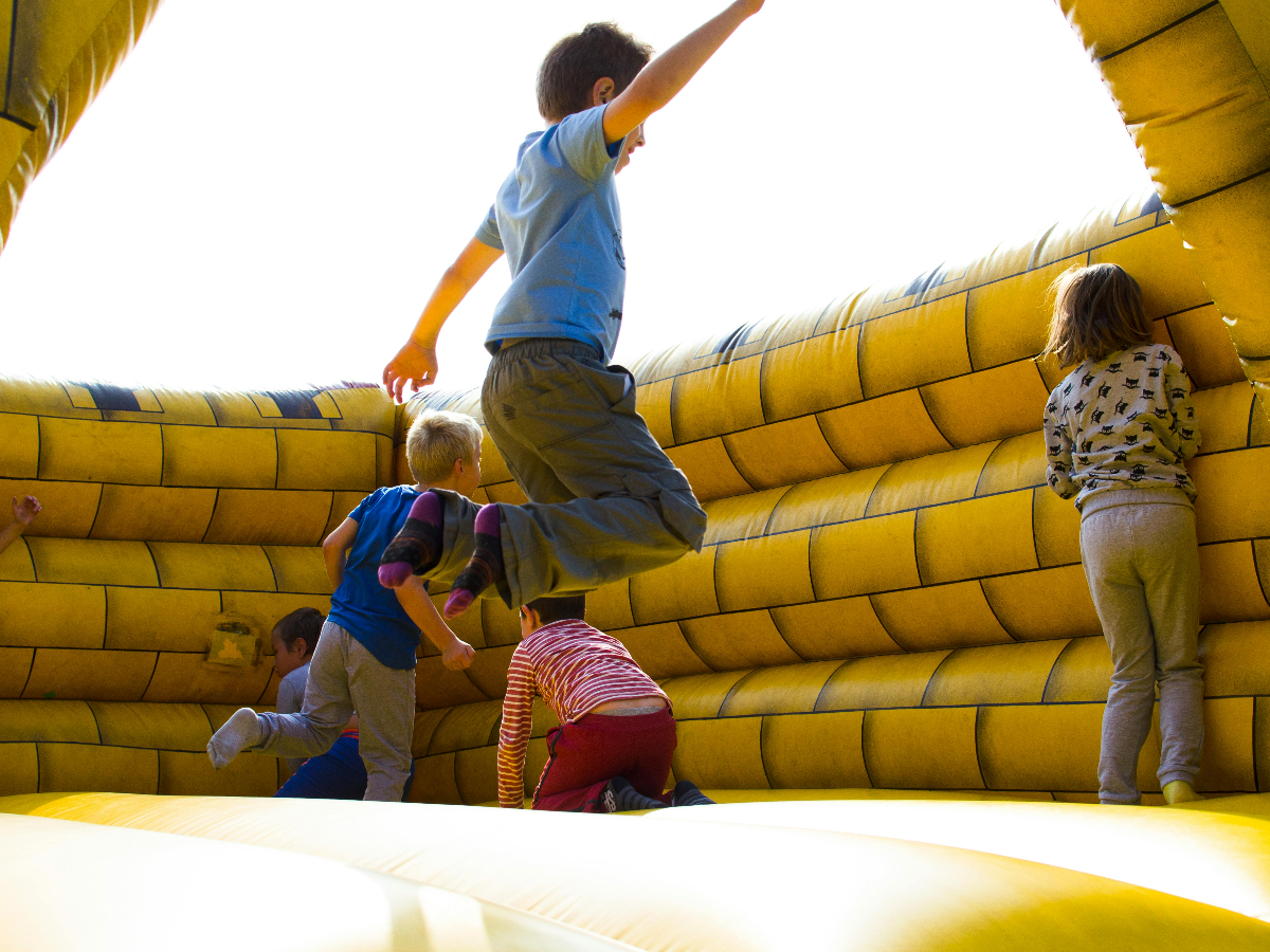 Join us for TODAY'S Clements Fun Day 🥳
📆 Wed 30 July - 11:00am to 3:00pm
📍 Puddlebrook Playing Field - CB9 8QP | what3words - cuts.conqueror.paths

This year's FREE Clements Fun Day will feature The Buffy Play Bus, inflatables, bungee run, crafts, face painting and more!