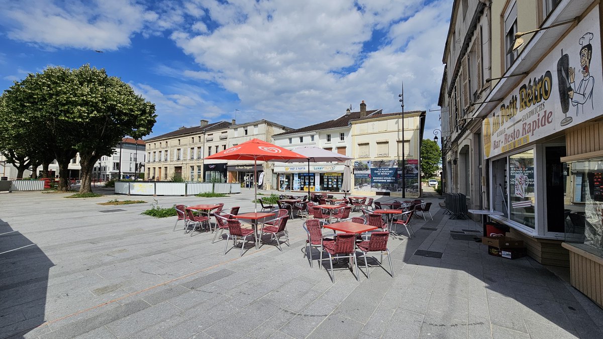 SaintDizierFR's tweet photo. 🔍 Place Émile Mauguet se transforme ! Les travaux avancent, la place change de visage… et tous les commerces restent ouverts.

Venez voir par vous-même : c’est en train de prendre forme 👀

#SaintDizier #Travaux #CommercesOuverts https://t.co/6DQWokYC7z
