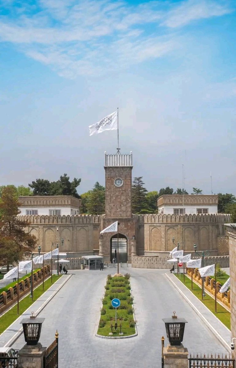 اول اسلام بيا افغانستان .....💝
يواځني محمدي بيرغ مو د زړونو په خوشحالئ کي خاص رول ادا کوي .
د ملي يوالي يواځني بيرغ مو همدا دي 🫡