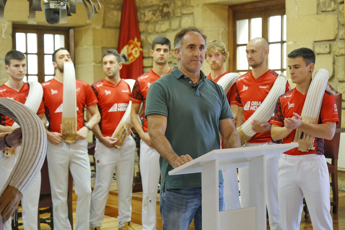 📍 Aurkeztu da Jai Alai Zarautz erremonte txapelketa!

📆 Abuztuaren 1, 2 eta 3an Aritzbatalden
🎯 Finalaurreak: 1 eta 2
🏆 Finalak: abuztuaren 3an
🧮 Partidak: 3 setetara

📸 Aurkezpenaren irudiak hemen👇

#JaiAlaiZarautz #Erremontea #BiziErremontea #Zarautz