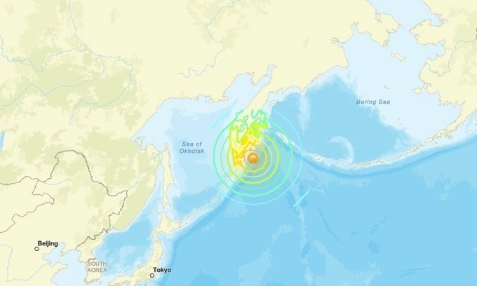 W wyniku silnego trzęsienia ziemi u wybrzeży Kamczatki i zagrożenia tsunami na Pacyfiku amerykańskie linie lotnicze odwołały część lotów na Hawaje. Podróżni muszą liczyć się z dalszymi zakłóceniami i zmianami w rozkładach rejsów.
pasazer.com/news/468233/1