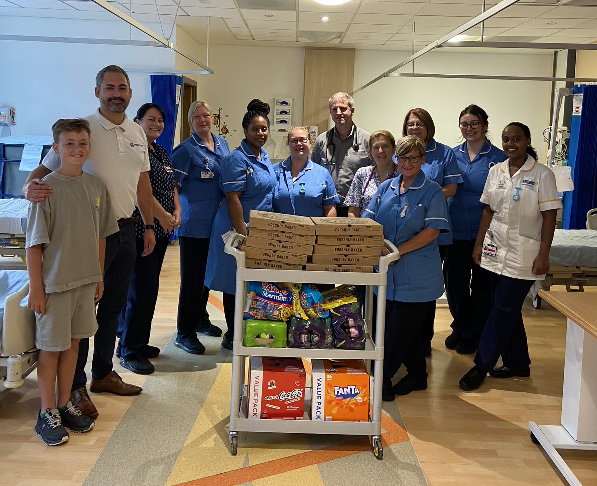 JackieForkin's tweet image. Last weekend, inspired by @Sophieslegacy10, we held our very first Saturday Night Supper on E5 to celebrate one year of providing free meals to parents and carers in hospital. Thank you to @paysmartcarpets for making this event possible. #creatingchange @boltonnhsft #E5F5