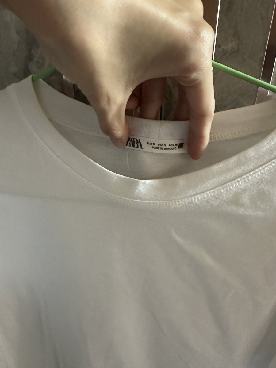 nnsahw's tweet photo. #ส่งต่อ Zara💯 
ตำหนิคอเสื้อเหลือง
Size: S
🏷️: 65
📦: -
DM มาเลยค่ะ🥳💕
#ส่งต่อเสื้อผ้า #ส่งต่อเสื้อผ้ามือสอง #เสื้อผ้ามือสอง #เสื้อผ้ามือสองสภาพดี #เสื้อผ้ามือ2 #เสื้อผ้า #เสื้อผ้าราคาถูก #เสื้อผ้าพร้อมส่ง #เสื้อผ้ามือสองราคาถูก #โล๊ะตู้ #โล๊ะตู้เสื้อผ้า #เสื้อผ้าแบรนด์ไอจี https://t.co/99YIB2pxKp