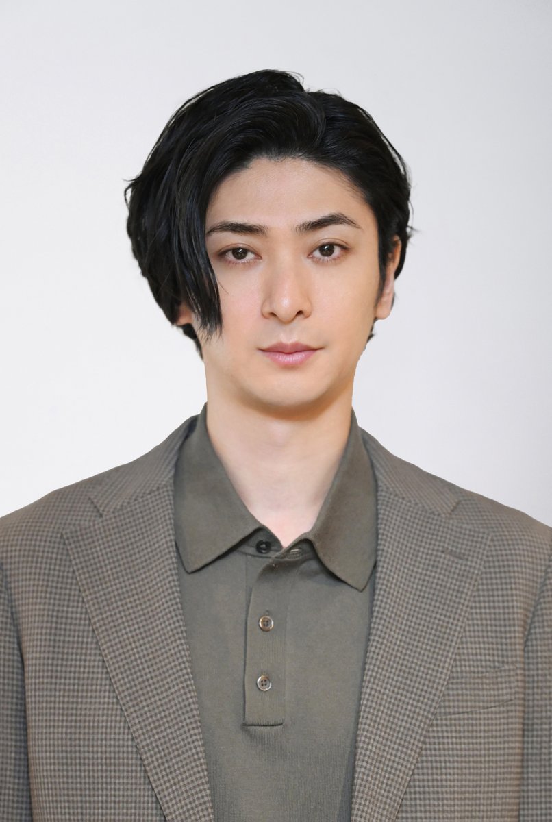 shumaku_rondo's tweet image. ╋ 𝐜𝐡𝐚𝐫𝐚𝐜𝐭𝐞𝐫 ━━━

　波多野祐輔(はたの･ゆうすけ)役
 　　　　　#古川雄大

　　　　　　　　━━━━━━━╋

フリーライターとして
御厨ホールディングスを嗅ぎまわる。

一方、遺品整理会社『Heaven’ｓ messenger』の
磯部(#中村雅俊)に、自殺した息子の件で…