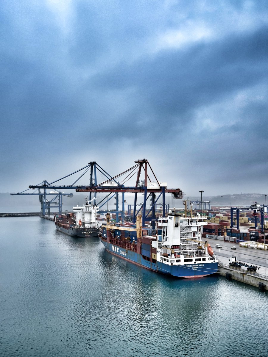 DockerGoyo's tweet photo. Egun on 
#zamaketariak
#estibadores
#dockers https://t.co/vA9tbinRaM