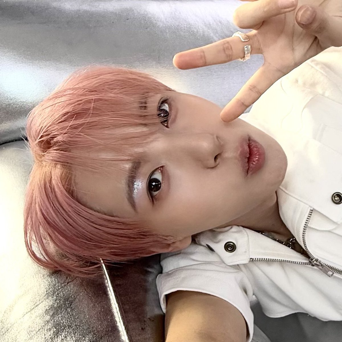 RJ_charm's tweet photo. 이거 보고 참을 수 있는 사람 있어?
인용으로 엠비티아이랑 어떻게 참았는지 알려줘 https://t.co/ejQhklUiBb