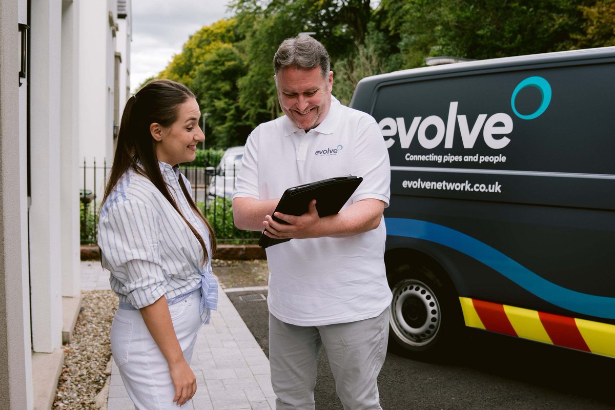 Thinking about switching to gas? 🔥

Our teams are working hard across the network area to connect more homes and businesses to the gas network.
 
Use our postcode checker to see if gas is available in your area 👉 evolvenetwork.co.uk
