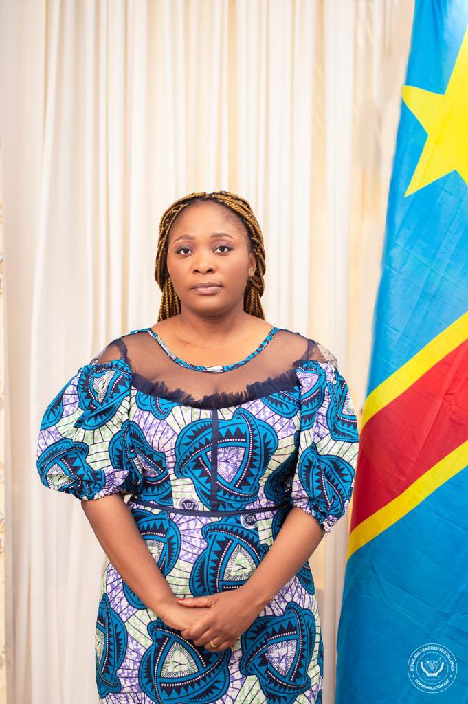 À ce jour où tout le monde veut promouvoir son image sur les réseaux sociaux pour influencer et flatter le Chef de l'État <a href="/fatshi13_/">Félix A. Tshisekedi</a> , il y'a une ( @LydiaKat3 ); fervente militante de <a href="/udps_tshisekedi/">Union pour la Démocratie et le Progrès Social</a> Haut-katanga que la jeunesse voudrait voir au prochain gouvernement.