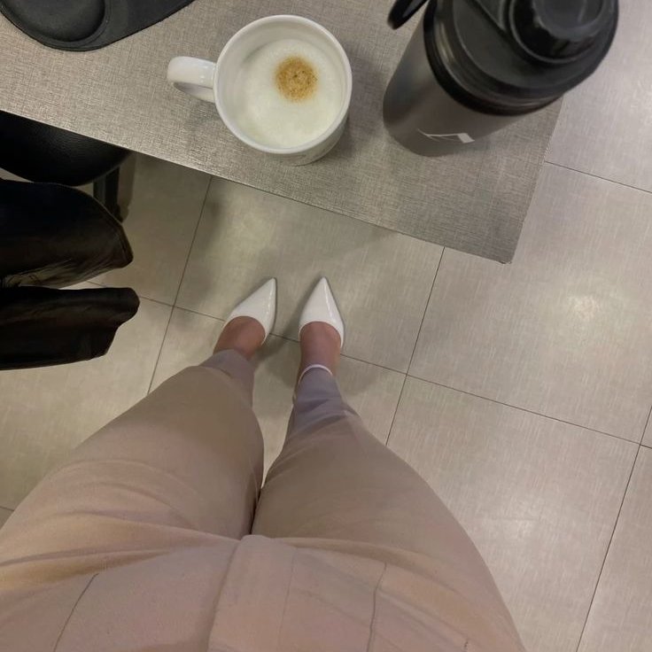 Bugün benim için çok önemli bir toplantı var! 🙏🏼✨

Bana bol bol güzel enerji, iyi dilek ve pozitif titreşim yollayın olur mu? 💼☕