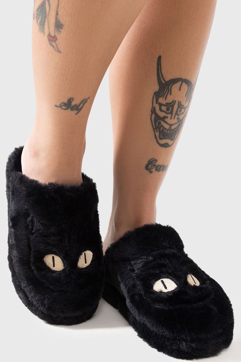 I just received Familiar Woods Slippers - UK7-UK8 / Black / 40% Eva 20% Rubber 40% Polyester by Killstar from Anonymous via Throne. Thank you! throne.com/tiredratman #Wishlist #Throne