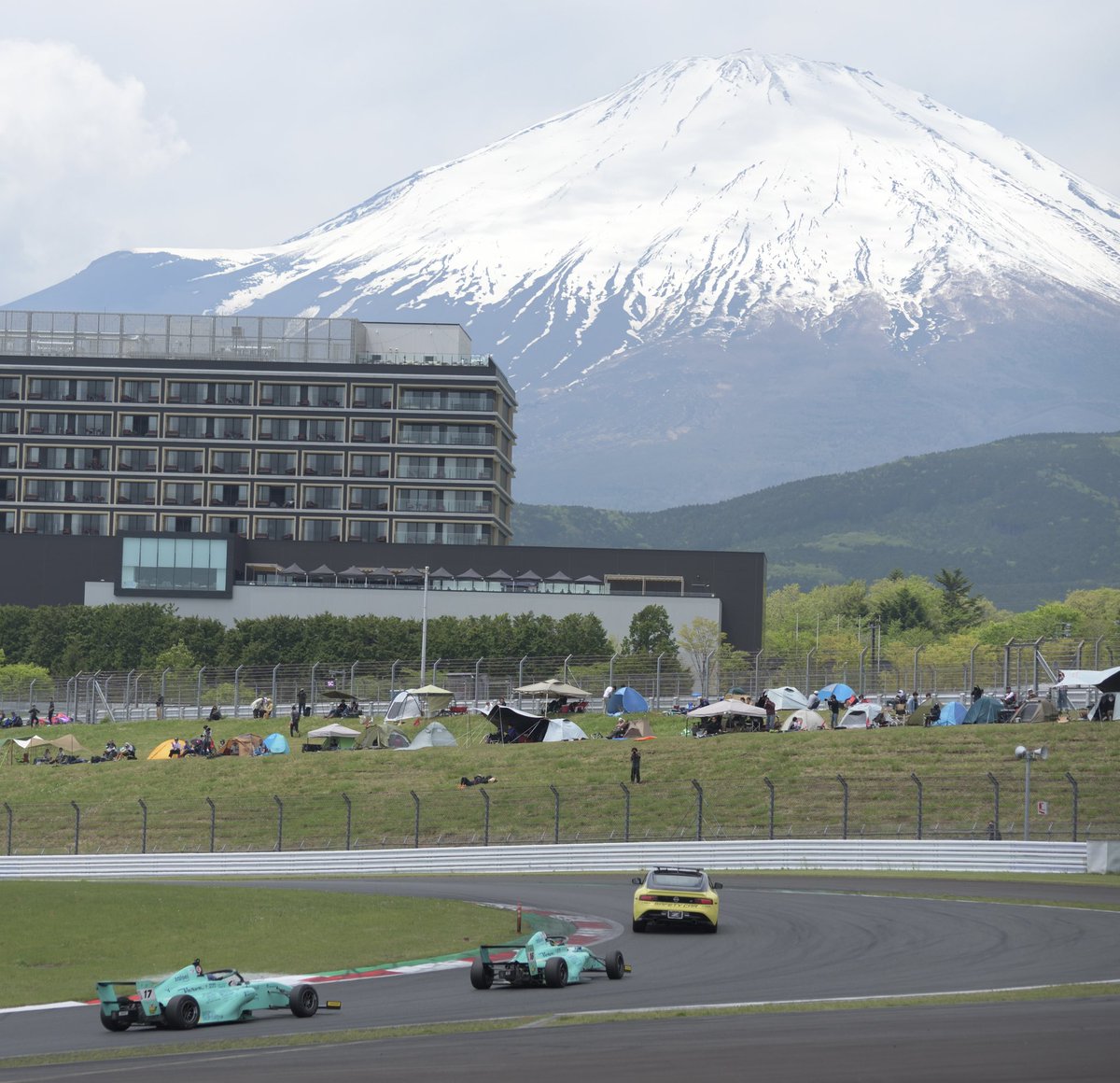 今週末は #FIAF4 Rd.4,5富士🗻
16号車で良い走りができるように頑張ります！

でも予報では台風が🌀、、
お客さん(特にテント張ってる人)のためにも
台風さんどっかいってください😀

#f4jp #fujispeedway #hydrangea #kageyamaracing