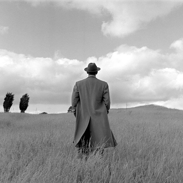 In every moment,
trust that God is with you,
guiding you towards peace.
•
Rodney Smith photography.◾▪️