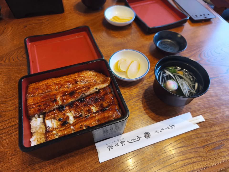 Perry84130313's tweet photo. ここのところ恒例の 、 つくば市 の 松乃家さんで、うにゃぎを頂きました。 丑の日の前日なのですが、人気店なのですがほぼ満席でびっくりでした😁 https://t.co/Hn1lgxkKcz