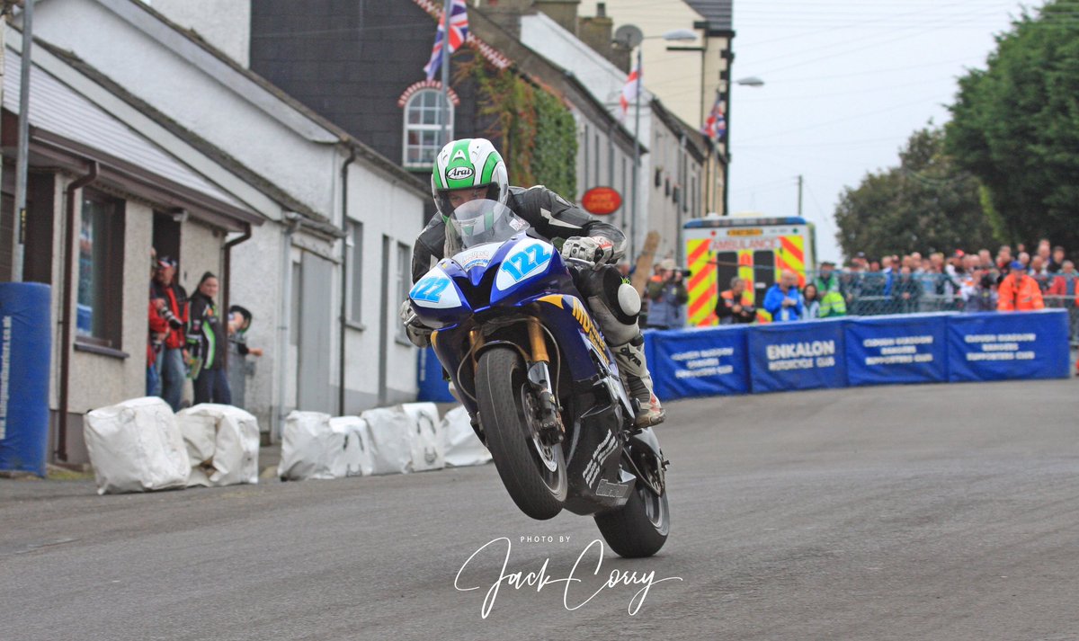 arai45's tweet photo. Wheelie Wednesday with the late Alan Bonner in full flight during his Senior Support Irish Championship winning season. #aclassact https://t.co/nRbC8IEsx0