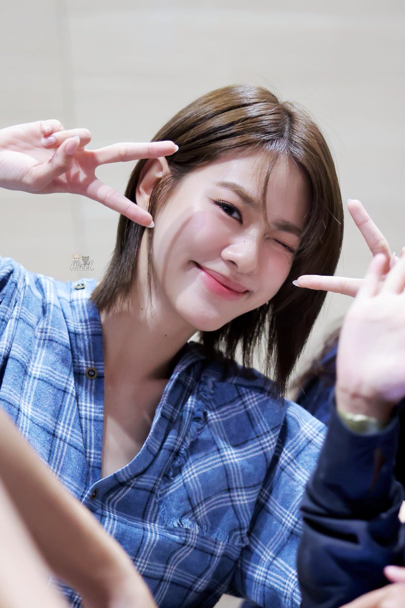 Why are you looking at me so cutely?
You’re killing me!!! 😇🧡🧡🧡

#มหกรรมนิยายนานาชาติ2025xEB
#emiamily