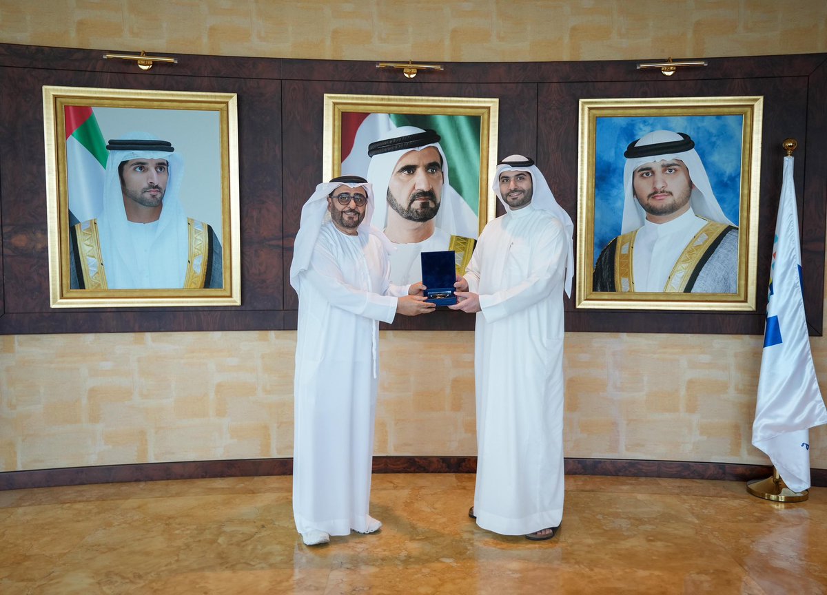 سعدت بزيارة جامعة حمدان بن محمد الذكية ولقاء سعادة الدكتور منصور العور. ناقشنا فرص التعاون في مجالات التعليم الحديث والذكاء الاصطناعي، بهدف تمكين الكوادر التربوية رقمياً، وبناء بيئة تعليمية مبتكرة تواكب المستقبل وتُسهم في إعداد جيل معرفي قادر على التفاعل مع المتغيرات بثقة واقتدار