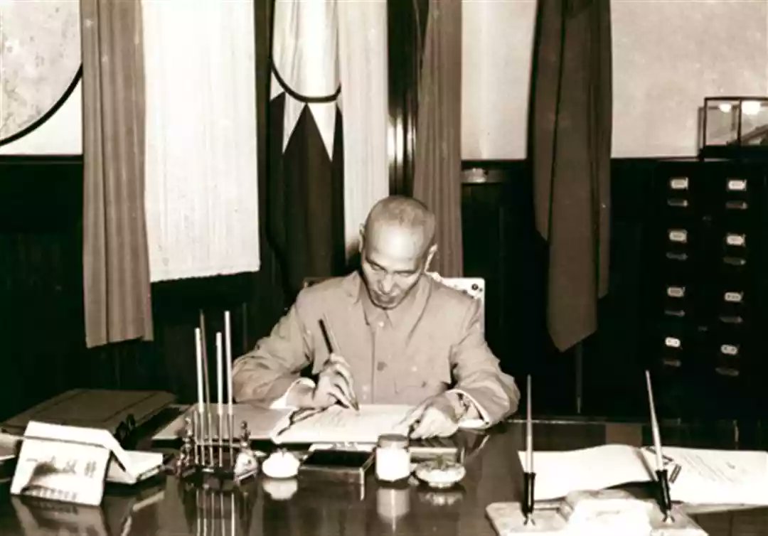 What I particularly appreciated about Taiwan under the KMT, and which unfortunately was not the case in South Korea, was that Japanese companies established in Taiwan after 1945 transferred technology (textiles, then electronics) through joint ventures, creating a ripple effect