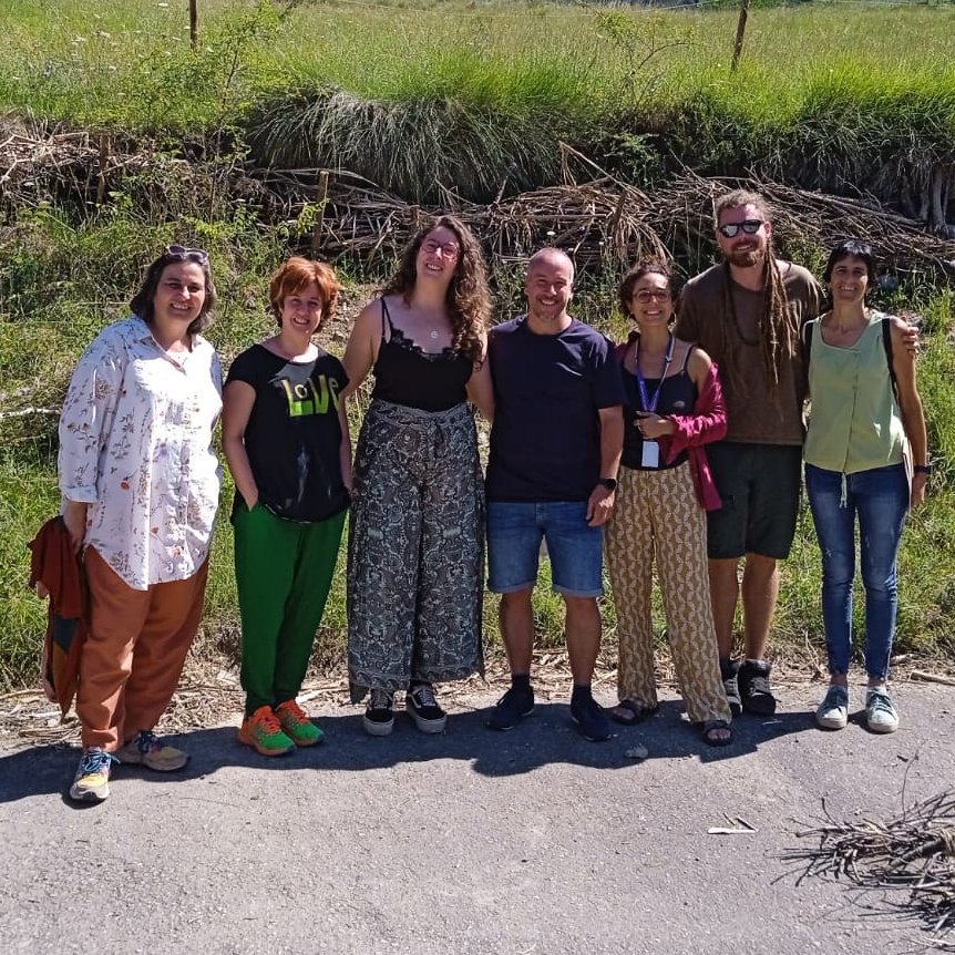El #Ripollès, una de les comarques amb més estades juvenils de lleure. El consell vetlla perquè compleixin les normatives. Ahir, la consellera comarcal de Joventut, Dèlia Duran, va acompanyar la directora general de Joventut, Clara Quirante, a una visita de comprovació a Ogassa.