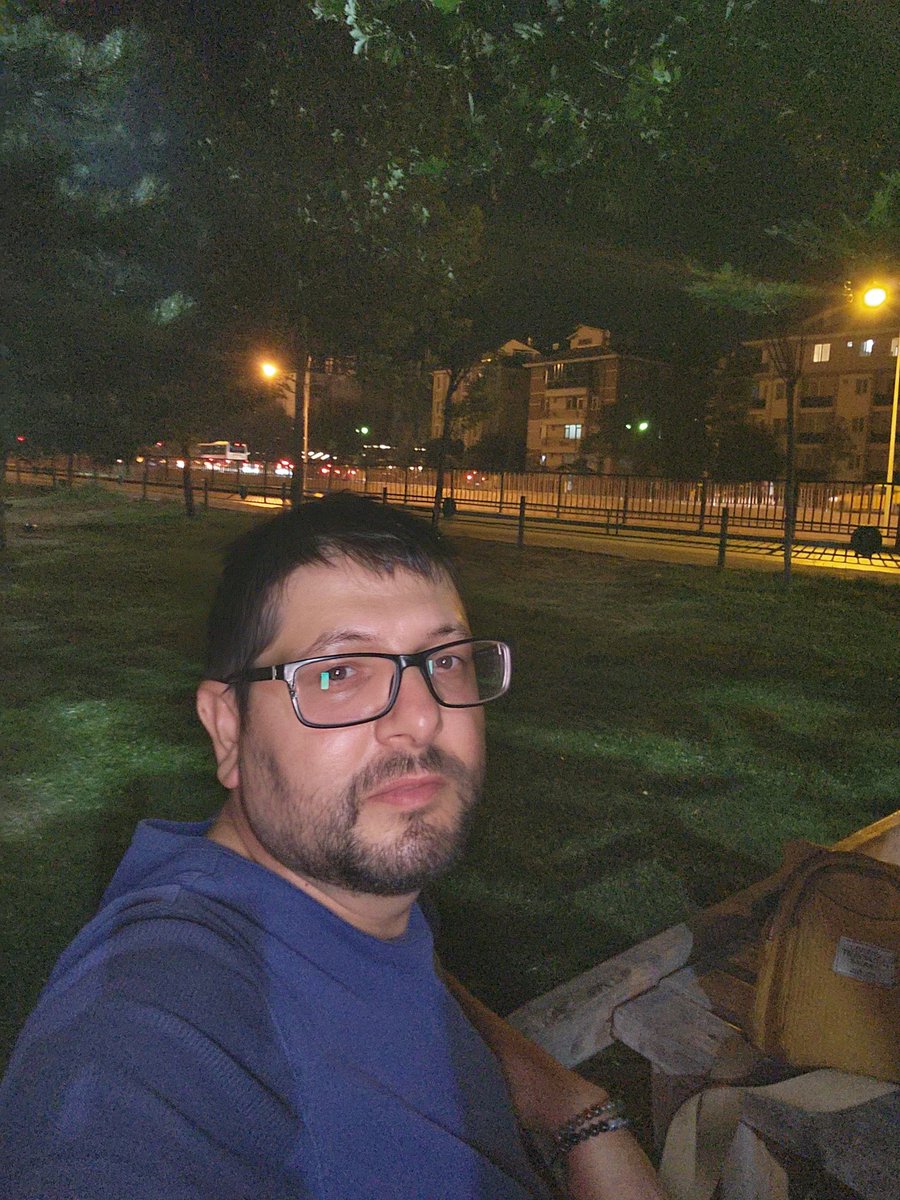 Selam arkadaşlar nasılsınız bakalım Eskişehir dan bayan arkadaş arıyorum dulum tanışalım konuşalım 166 70 40 yasindayim