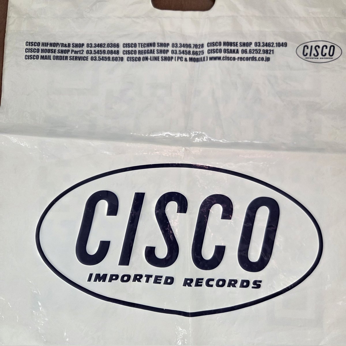 DJする時レコーダーはあまり使わないのでヘッドホンとUSBだけになるとして、何に入れて持ち歩くのが良いのかな？

この袋は使用感ありすぎるし、STERNEのエコバッグは洗ったらシワシワ。