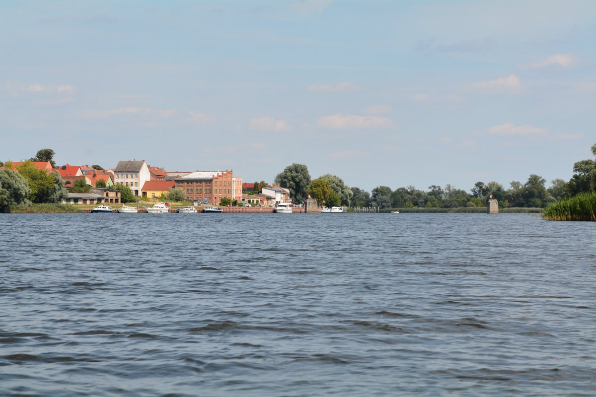 Das 1. Sommer- &amp; Blumenfest in Gartz bietet Musik, Kulinarik und Unterhaltung für die ganze Familie. Am 02.08.2025 inklusive Krönung der ersten Blumenkönigin.
Tipp: Der Oder-Neiße-Radweg führt direkt durch Gartz – perfekt für die Anreise per Fahrrad!
tourismus-uckermark.de/veranstaltung/…