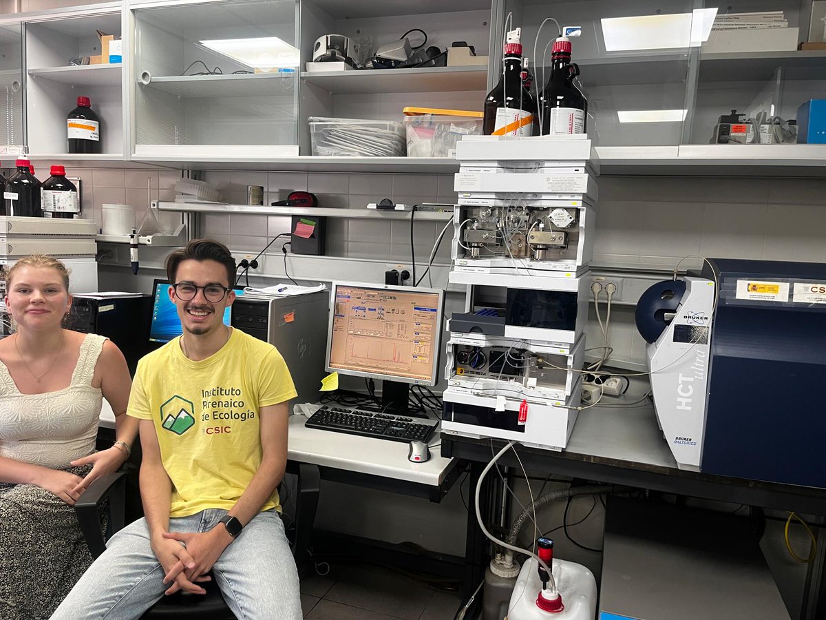 DAMF1970's tweet image. It was great to host  Aimee C.C. &amp;amp; Kevin M.K., trainees in the GYP-NEXTGEN project - Empowering future scientists within an international consortium focused on gypsum plant communities - @JohnCarrollU, in collaboration with w/ Dr. Sara Palacio #IPE @CSIC, #fostering #science