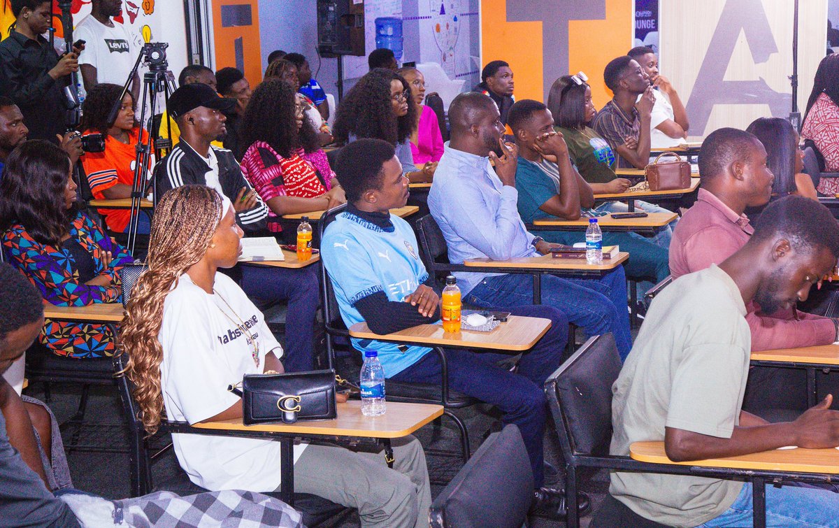 DevEzz001's tweet image. Thrilled to videograph YPC 2.0! 📸 Dynamic panel shared gems on budgeting & networking. Grateful to capture the energy & grow with young pros! 🌟 #YPC2 #NetworkingVibes
